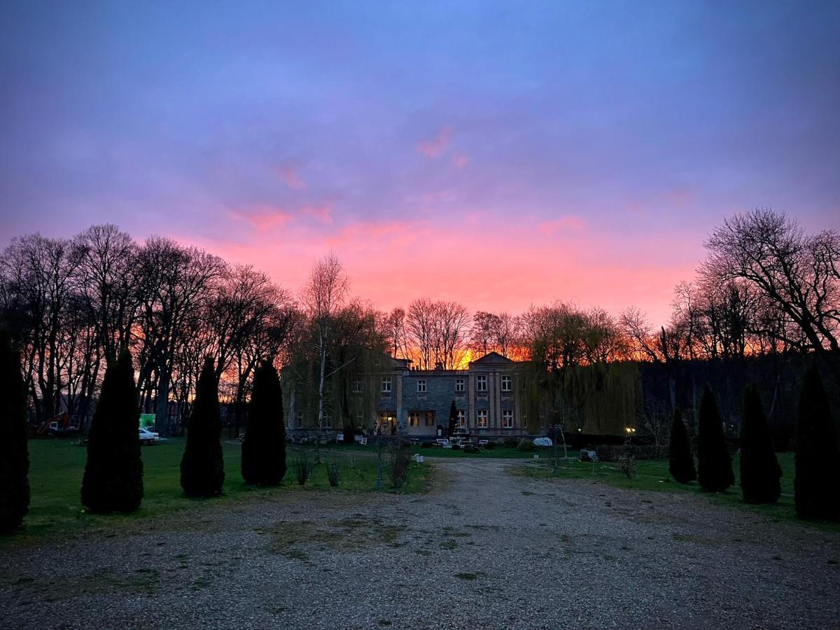 Agroturystyka Hotel Noclegi Palac Camping Wałcz Exteriör bild